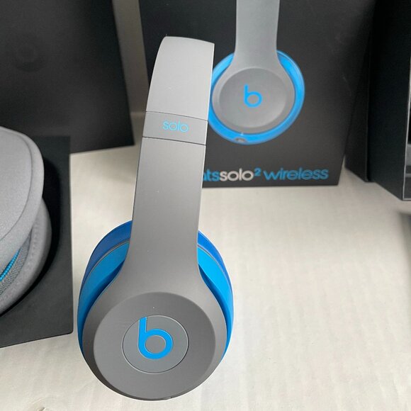 Beats Solo2 Wireless On-Ear Headphone, Active Collection - Picture 3 of 12